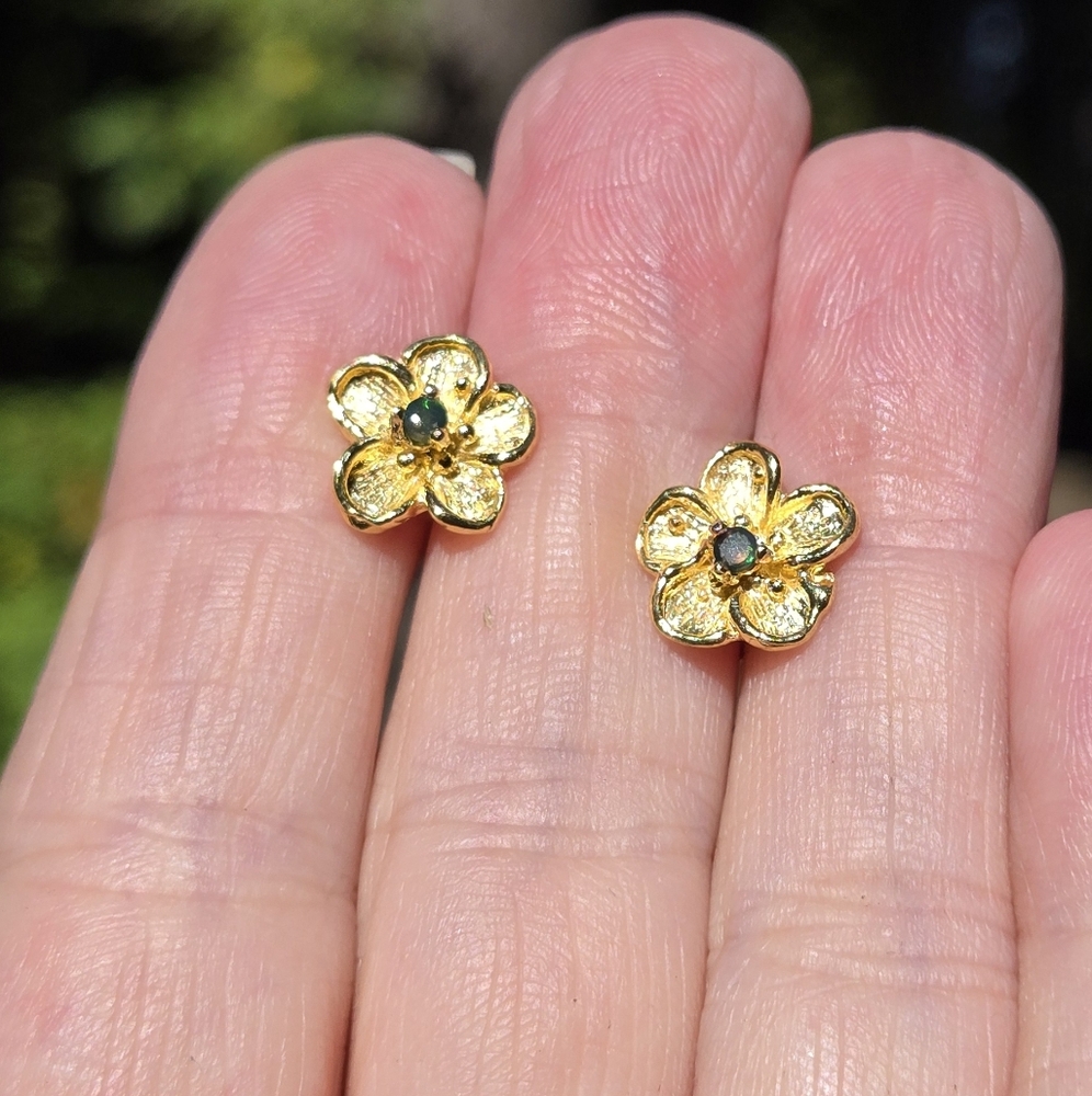 HOST PICK! 🎉🎊 Black Opal Natural Gemstone Sterling & Gold Flower Stud Earrings - Picture 8 of 9